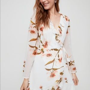 Aritzia Wilfred Louise White Floral Wrap Dress Small NWOT